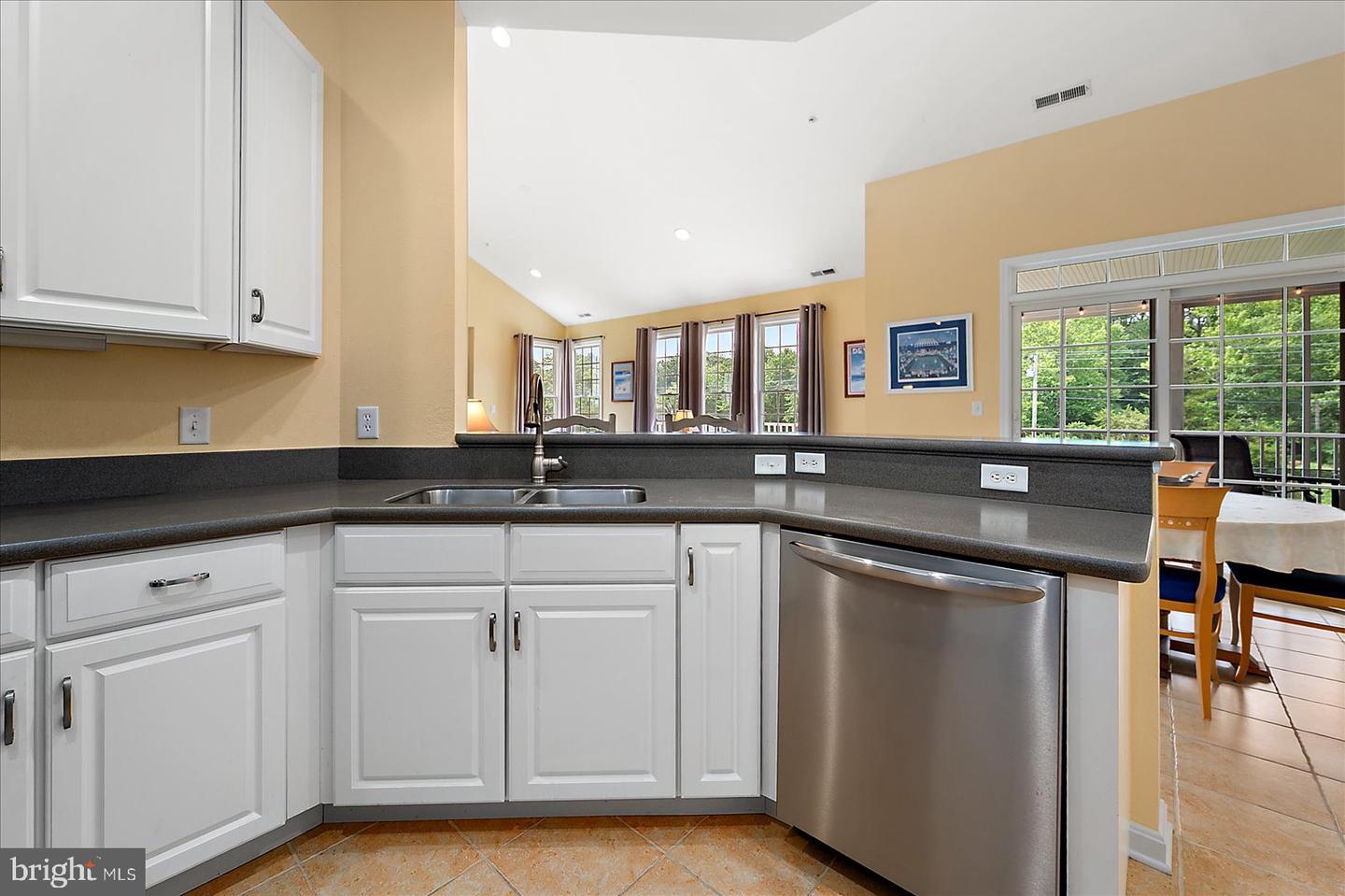 132 October Glory Ave #b Property Photo 17