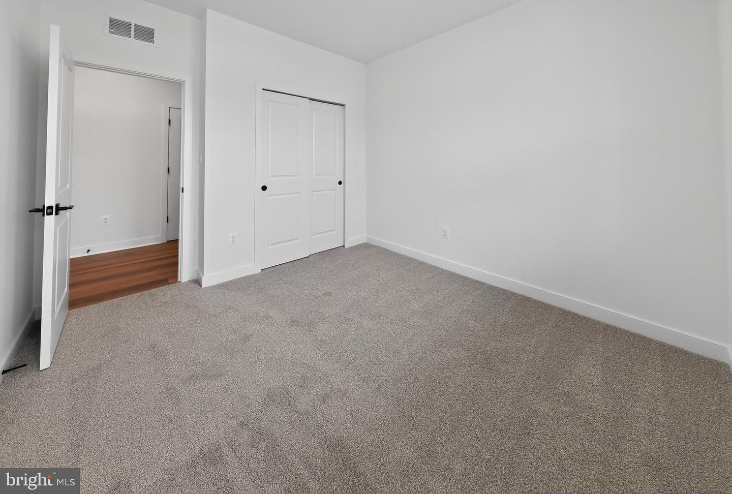 36801 West Old Gate Dr Property Photo 15