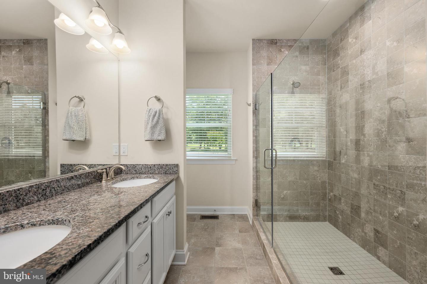205 Oyster Shell Cv Property Photo 21