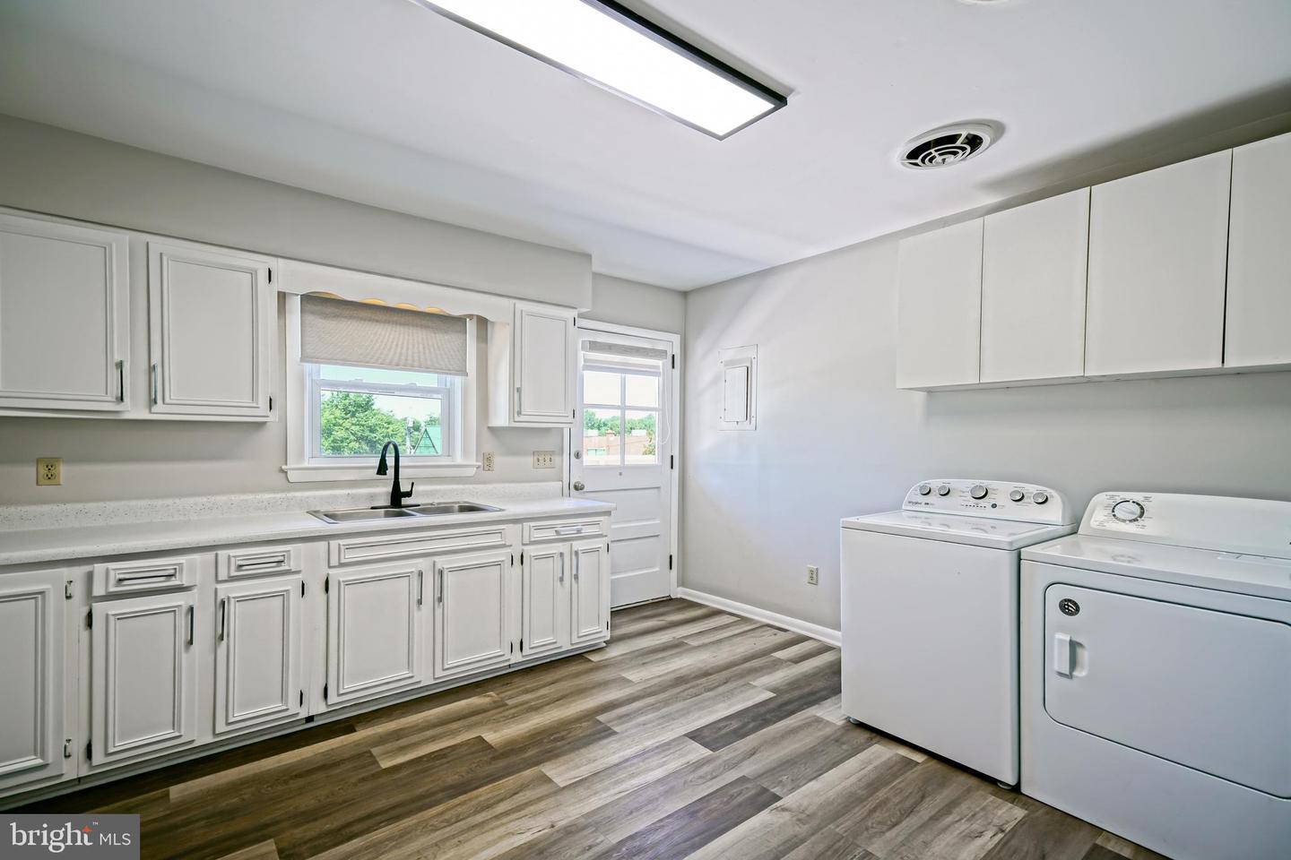 102 Federal St Property Photo 24