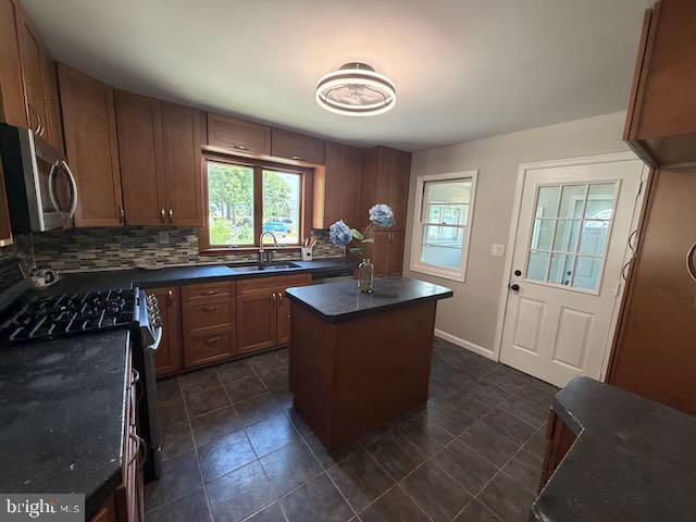 6983 Shawnee Rd Property Photo 4