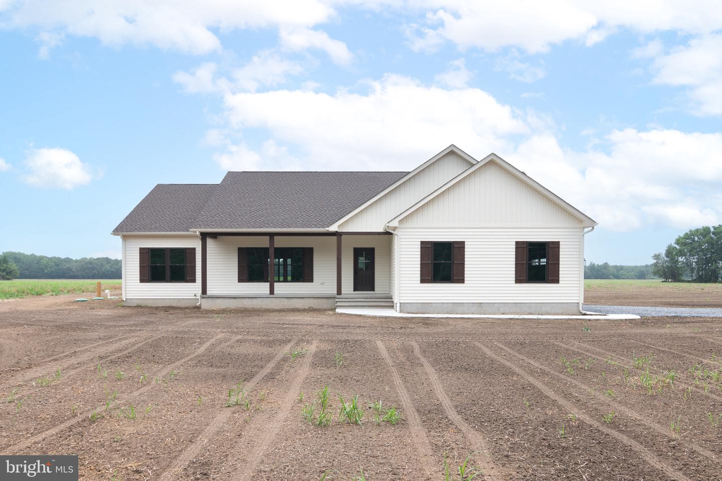 28219 Farm View Ln Property Photo 1