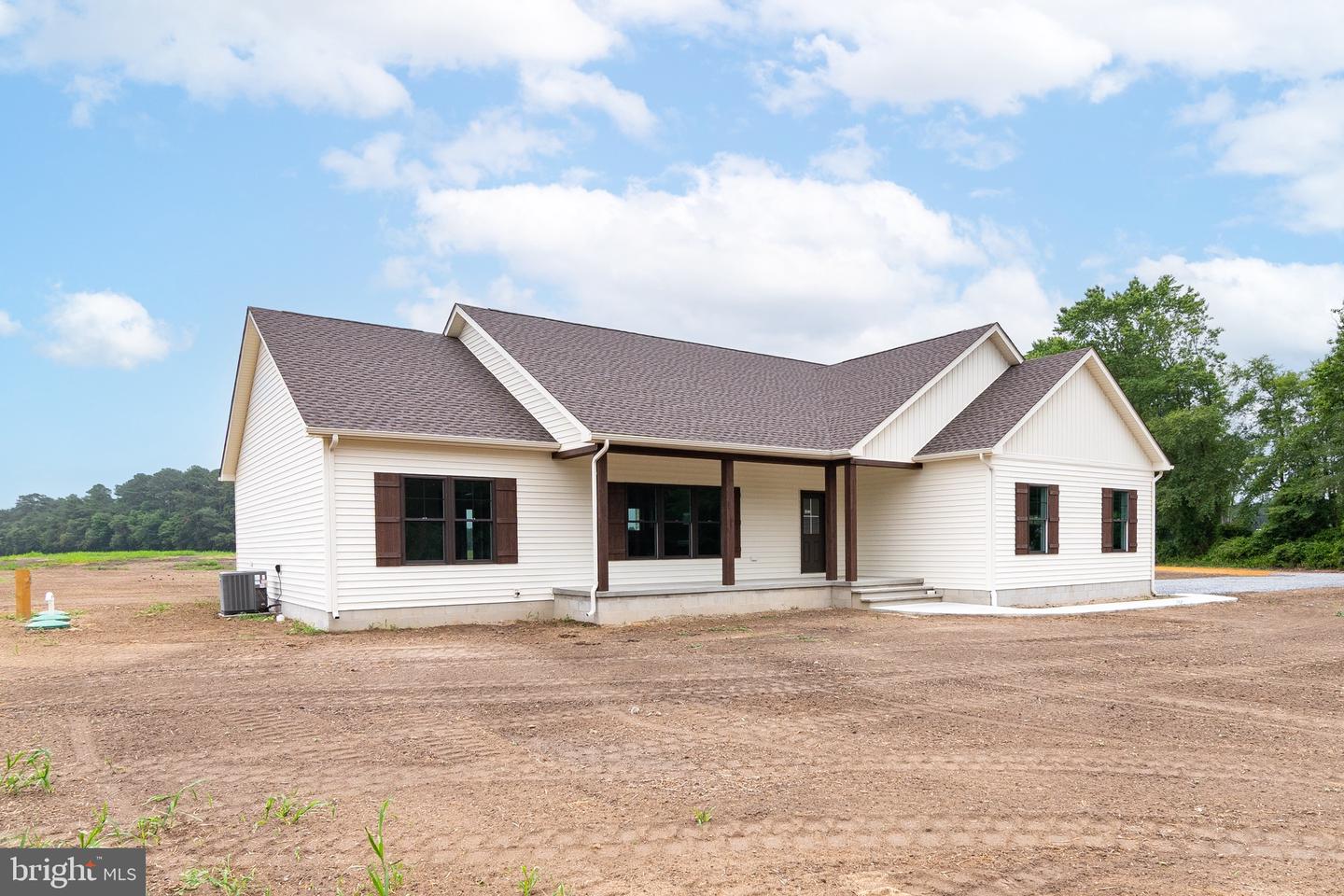 28219 Farm View Ln Property Photo 2