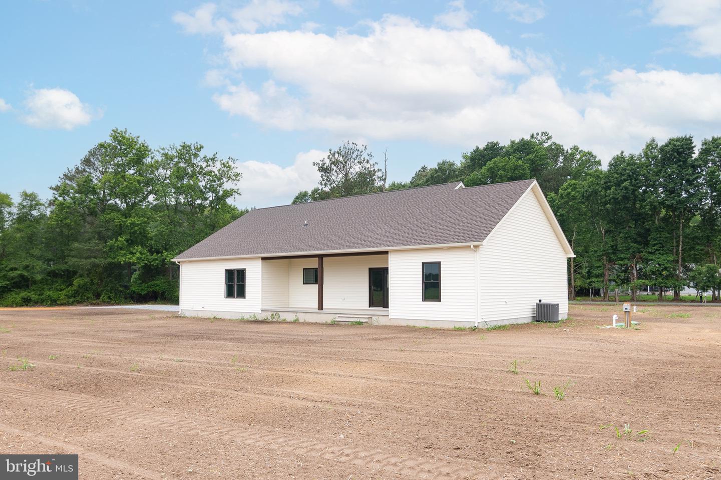 28219 Farm View Ln Property Photo 4
