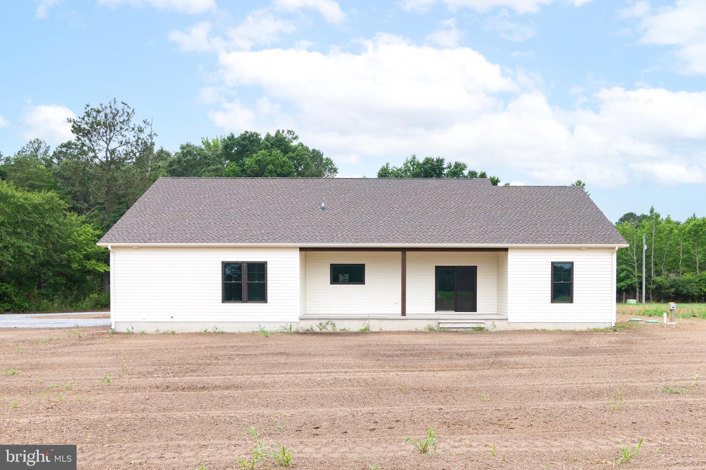 28219 Farm View Ln Property Photo 5
