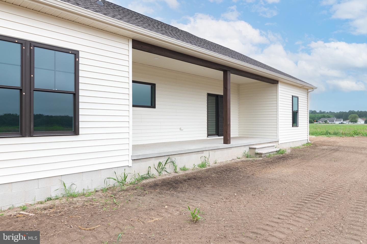 28219 Farm View Ln Property Photo 6