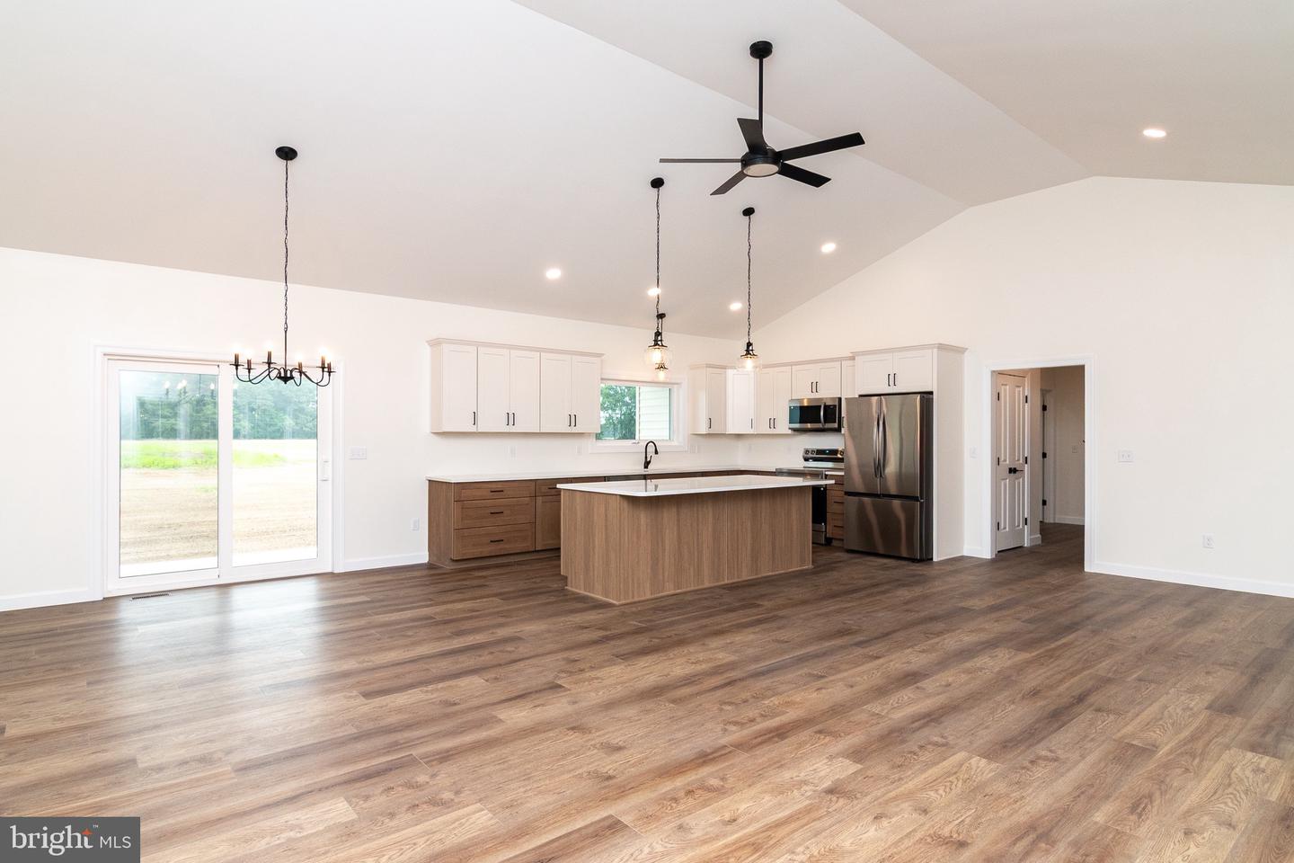 28219 Farm View Ln Property Photo 9