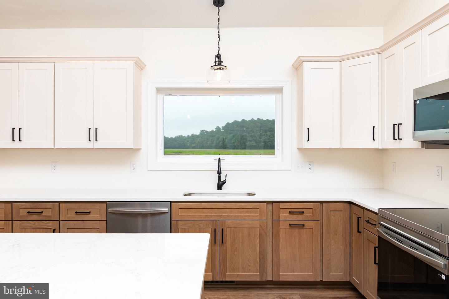 28219 Farm View Ln Property Photo 13