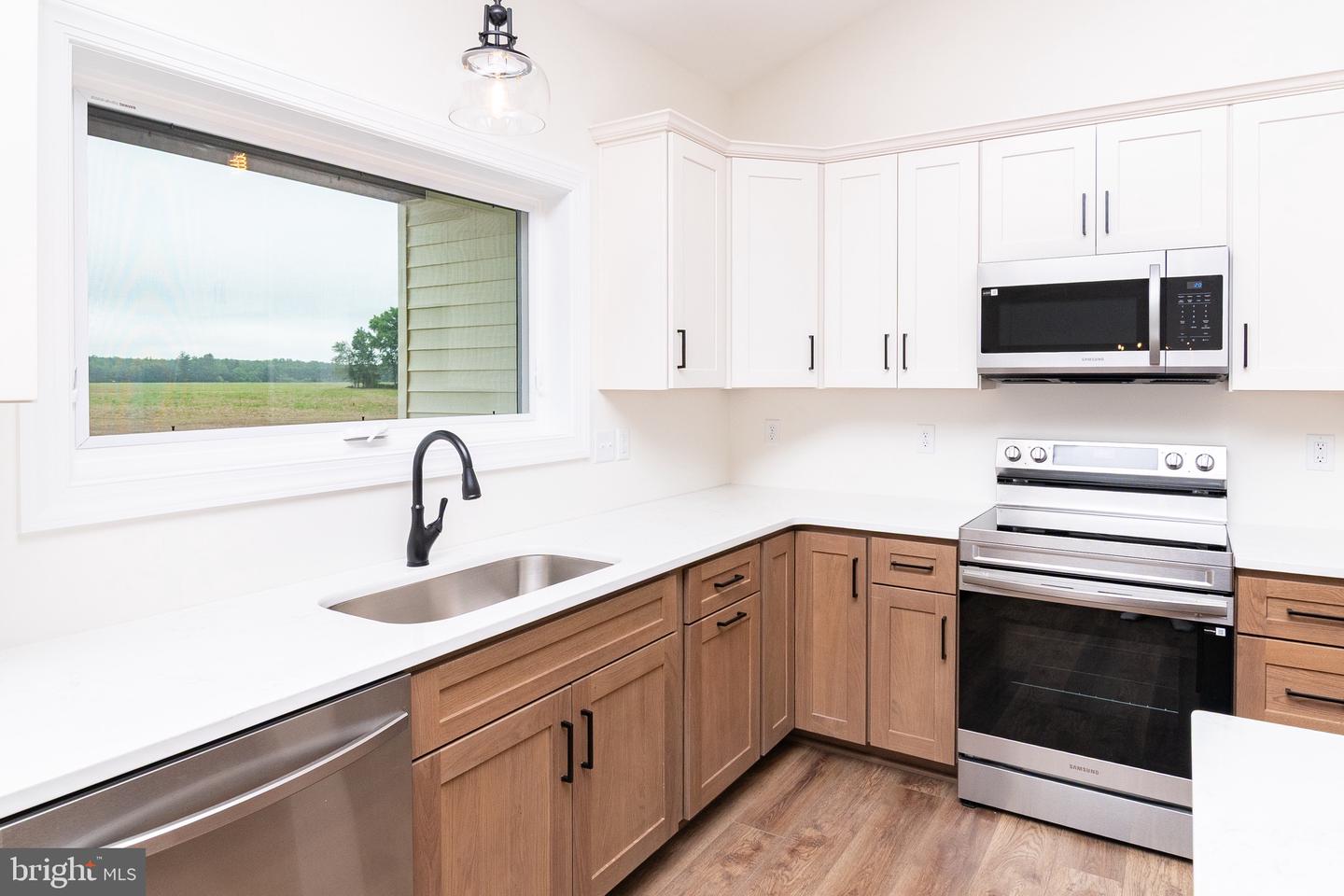 28219 Farm View Ln Property Photo 14