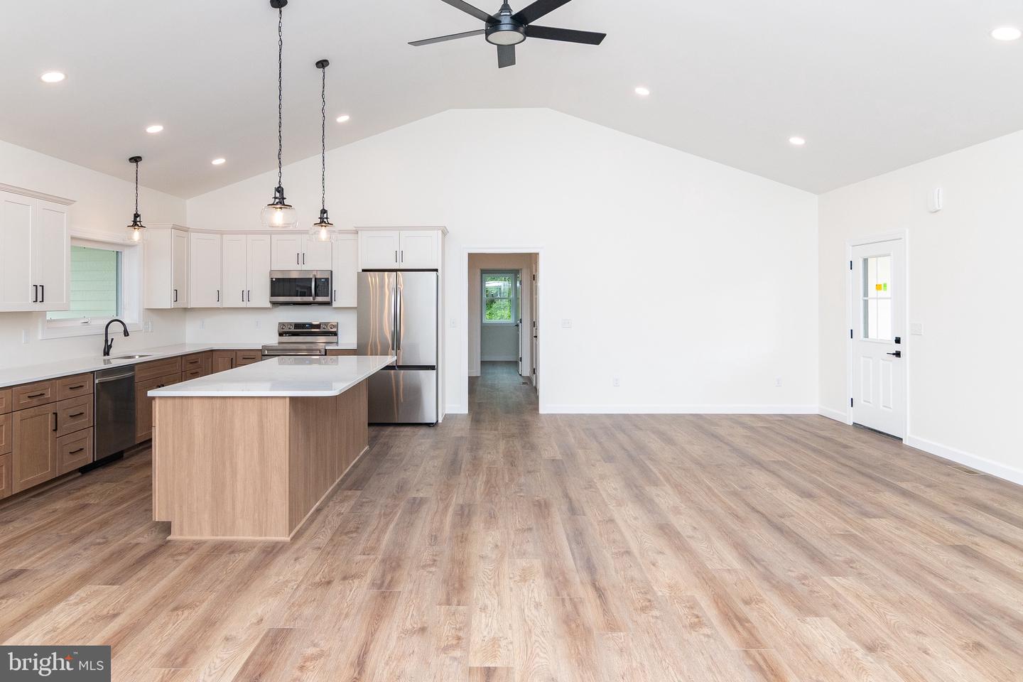 28219 Farm View Ln Property Photo 17