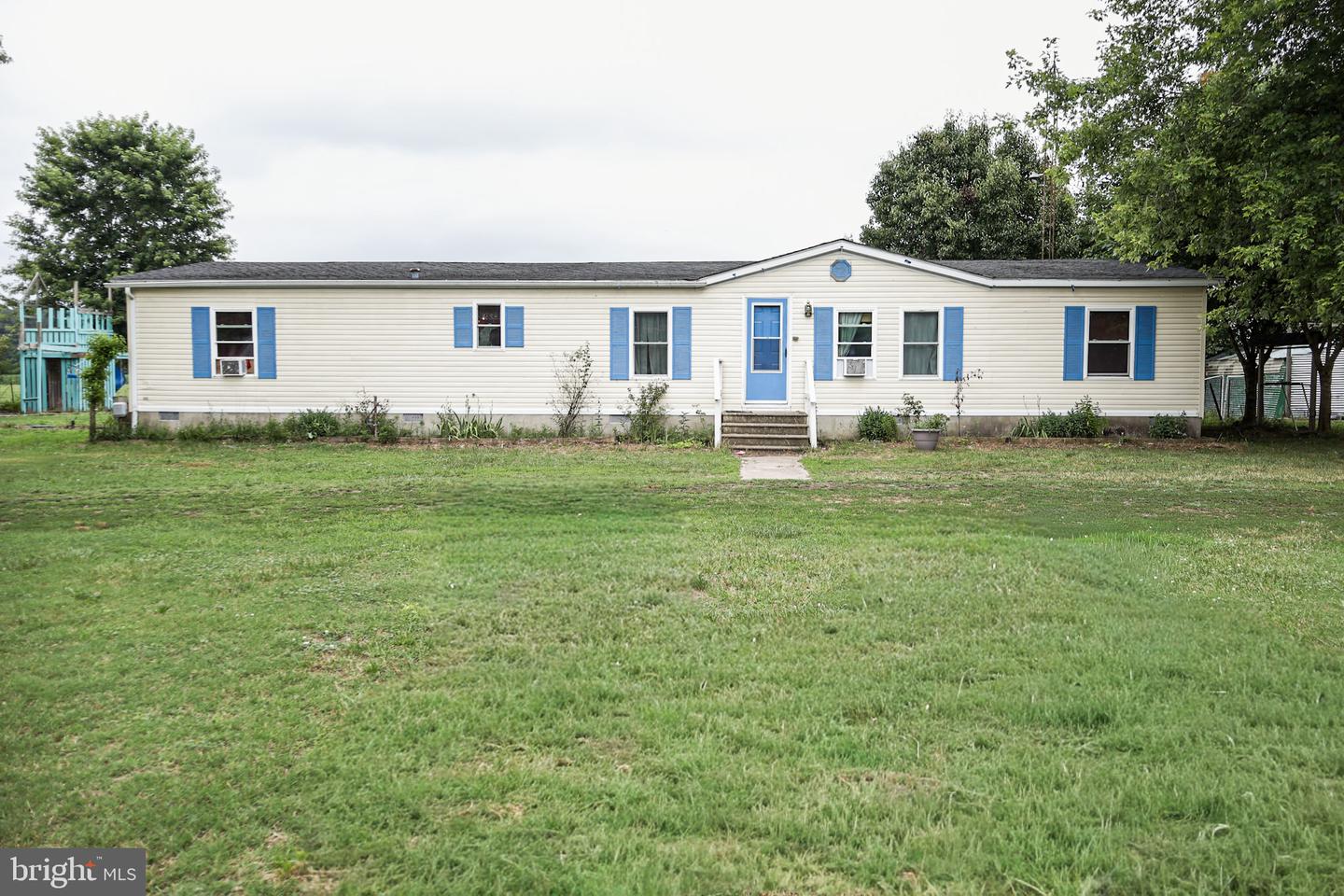 4512 Woodpecker Rd Property Photo 1