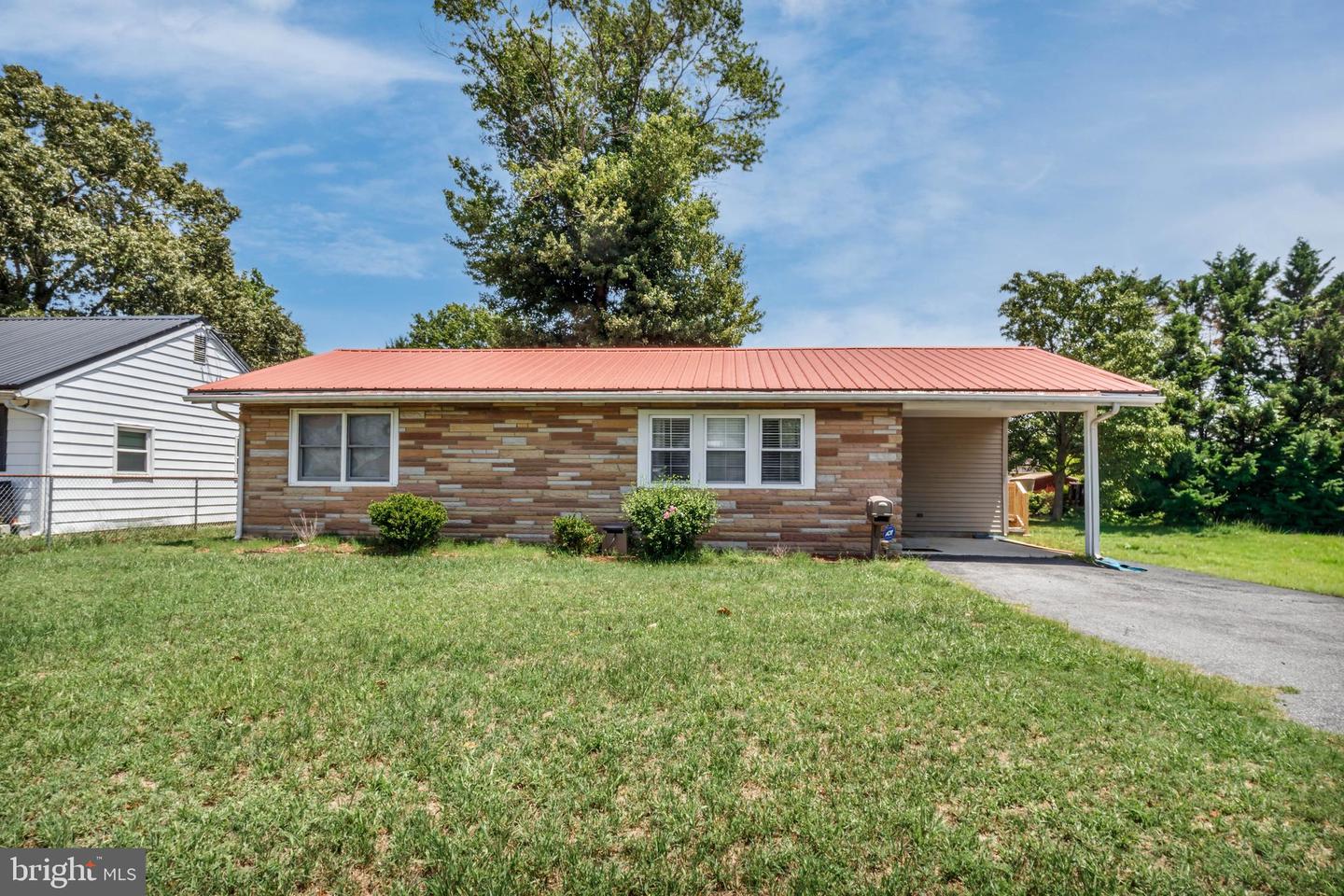 311 Oak Rd Property Photo 1