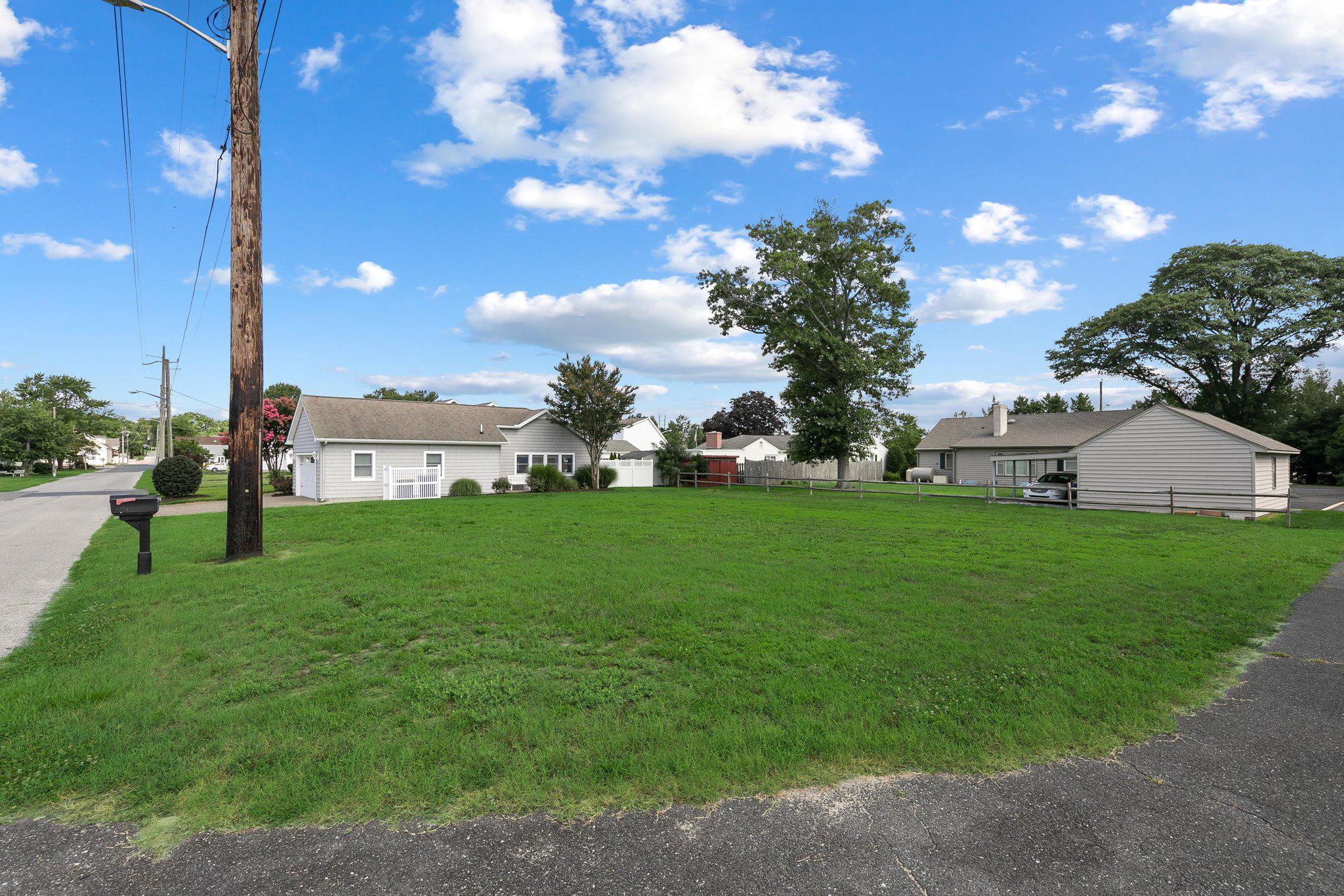 213 Dodd St Property Photo 2