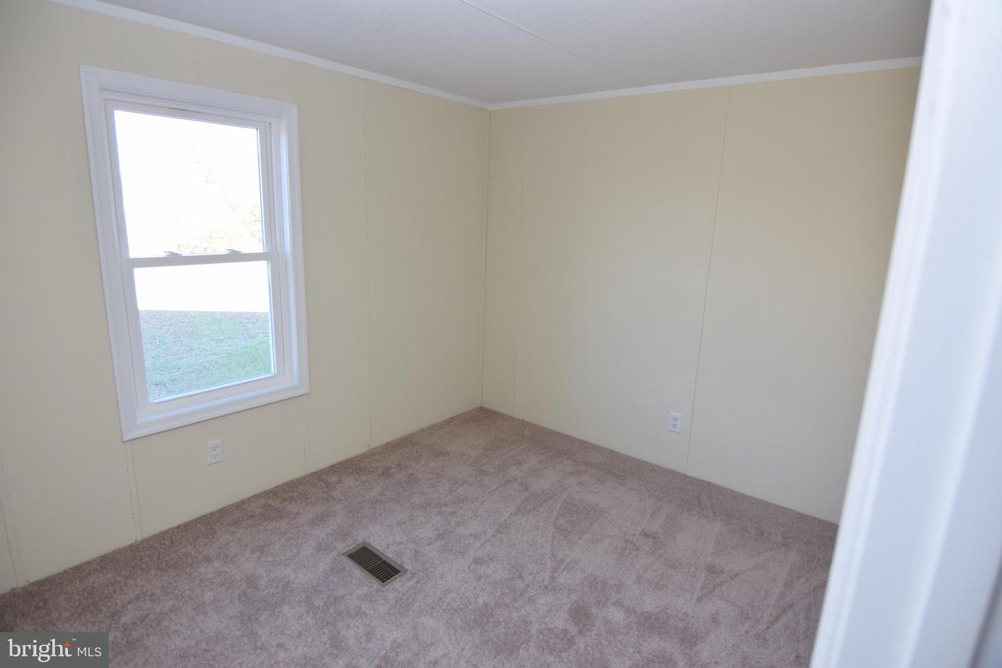 8711 Garden Ln Property Photo 13