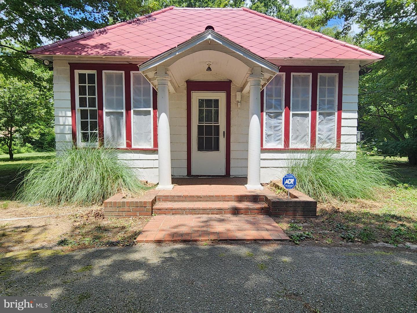 18455 Johnson Rd Property Photo 1
