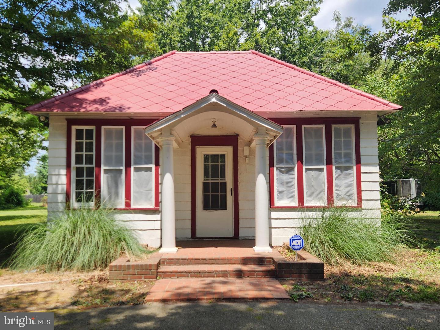 18455 Johnson Rd Property Photo 3