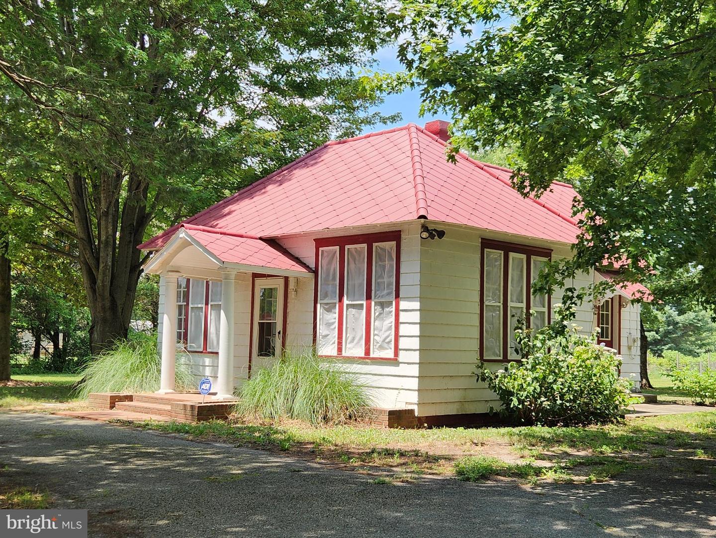 18455 Johnson Rd Property Photo 4