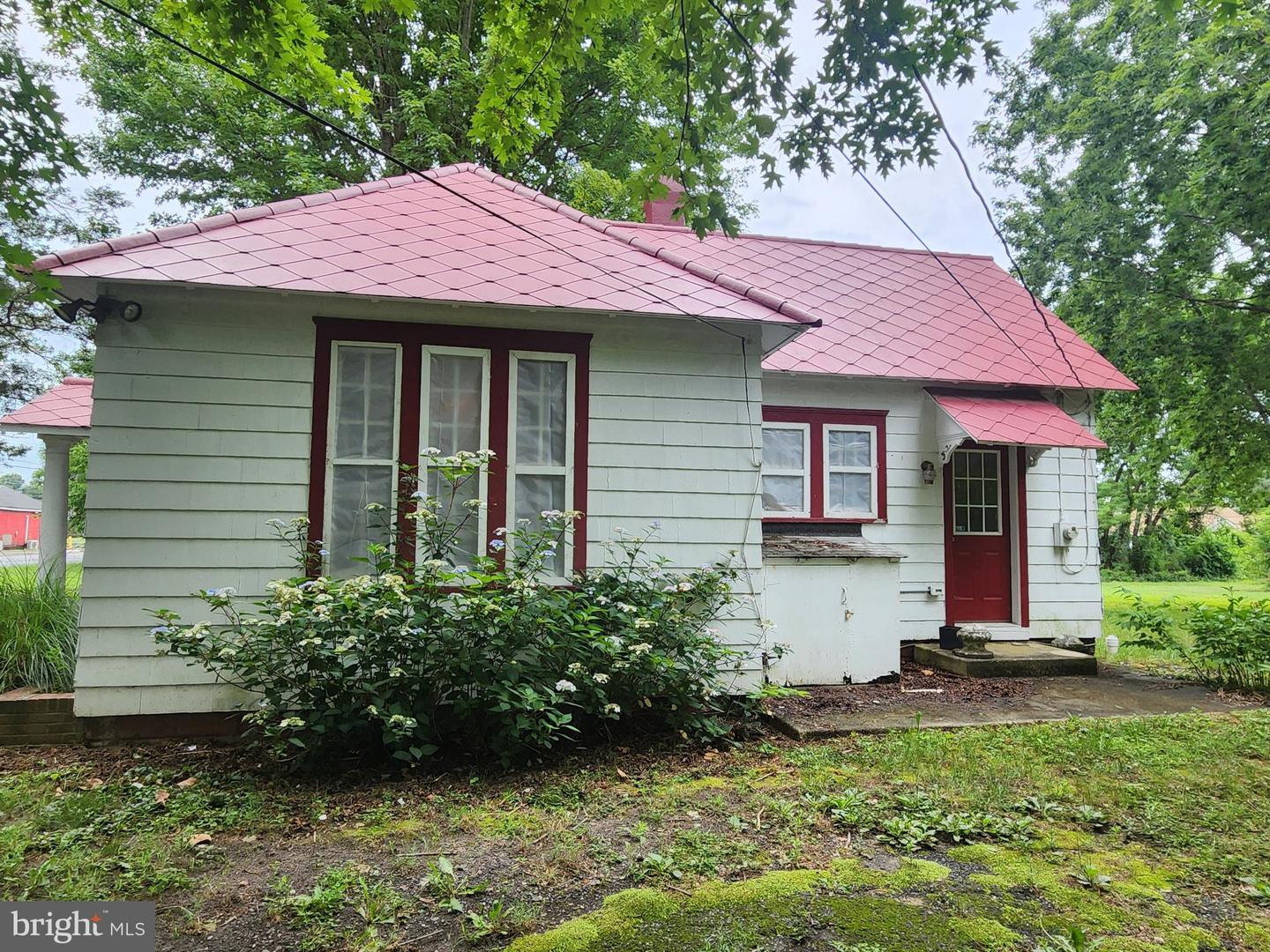 18455 Johnson Rd Property Photo 6