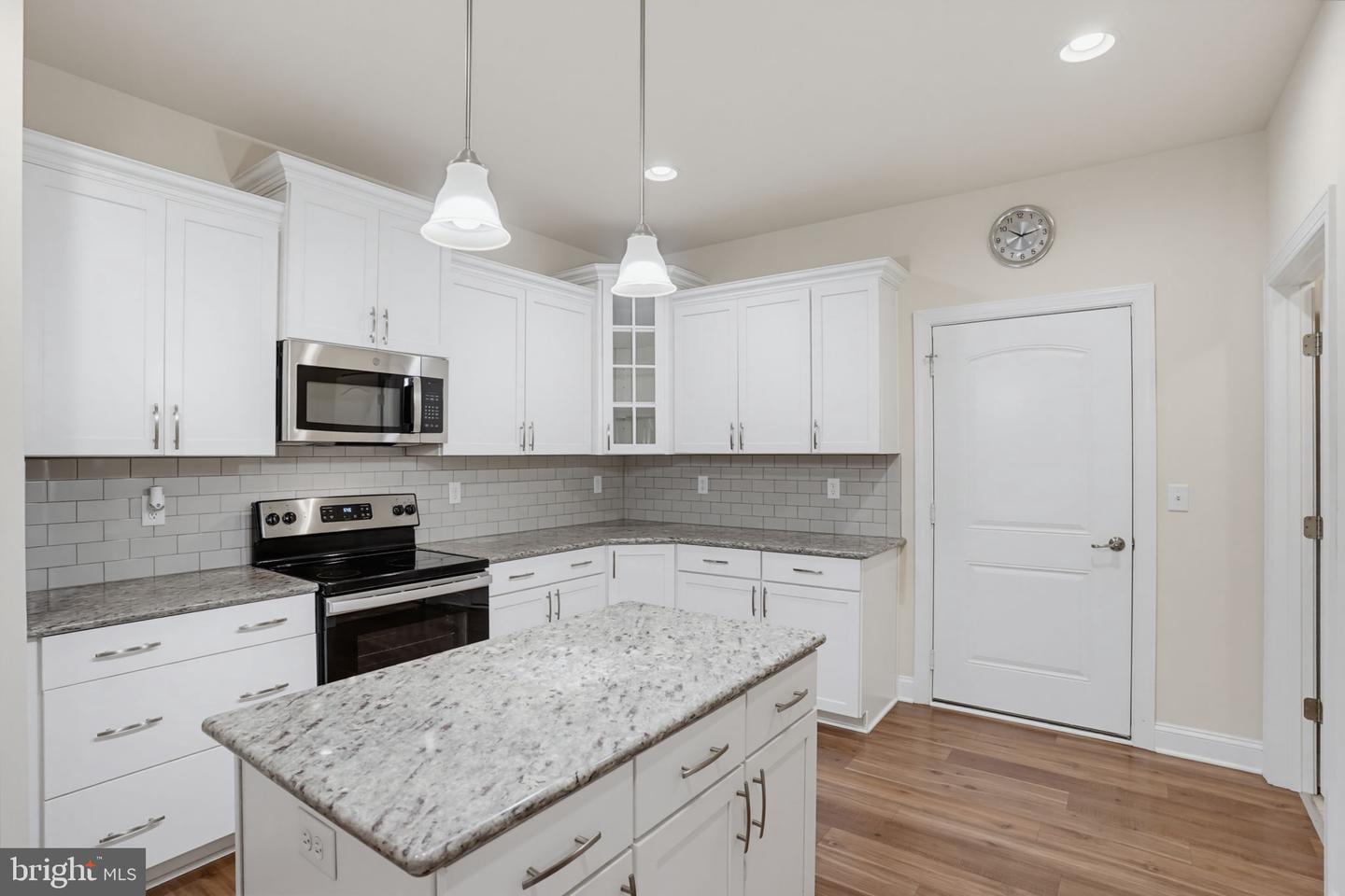 18822 Melville Way Property Photo 13