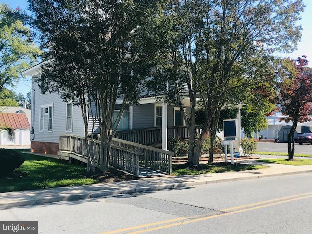 6 N RAILROAD AVE Property Photo 1