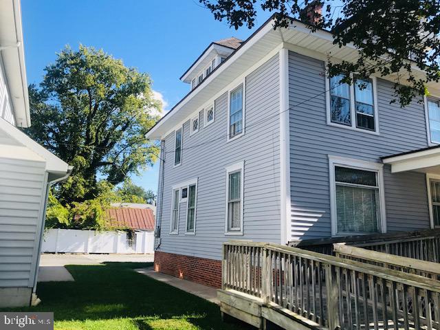 6 N Railroad Ave Property Photo 3