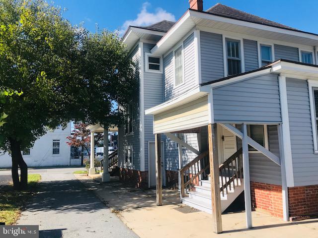 6 N Railroad Ave Property Photo 9