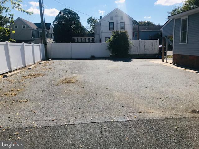 6 N Railroad Ave Property Photo 13