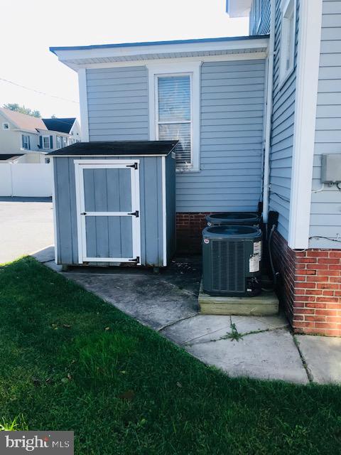 6 N Railroad Ave Property Photo 14