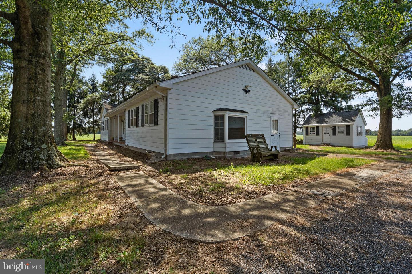 14061 Russell Rd Property Photo 4
