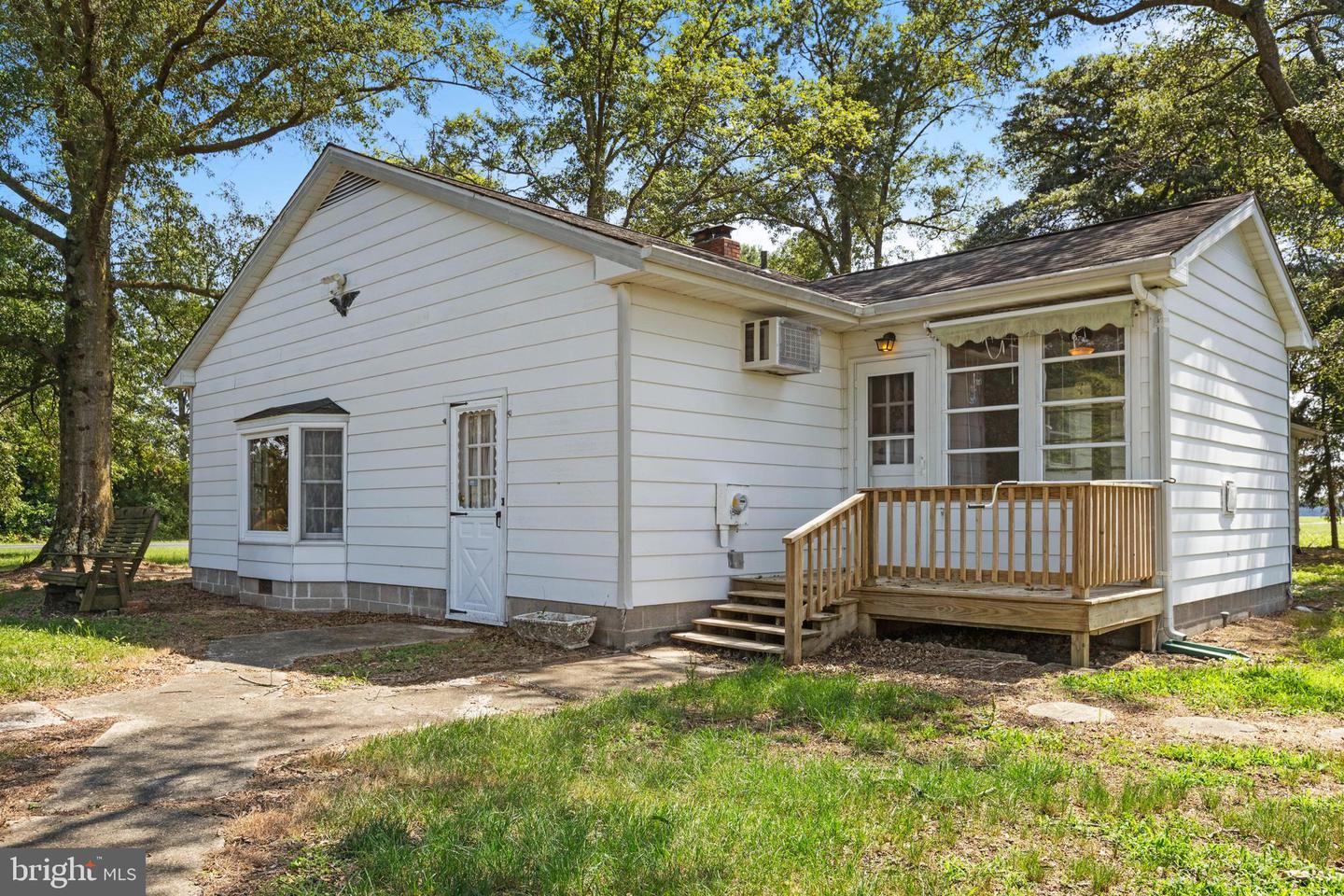 14061 Russell Rd Property Photo 6