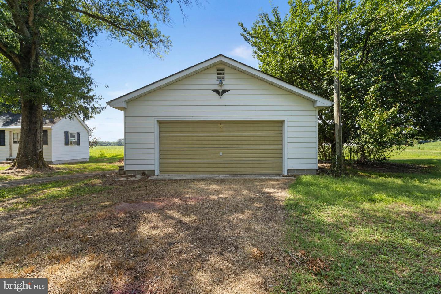 14061 Russell Rd Property Photo 7