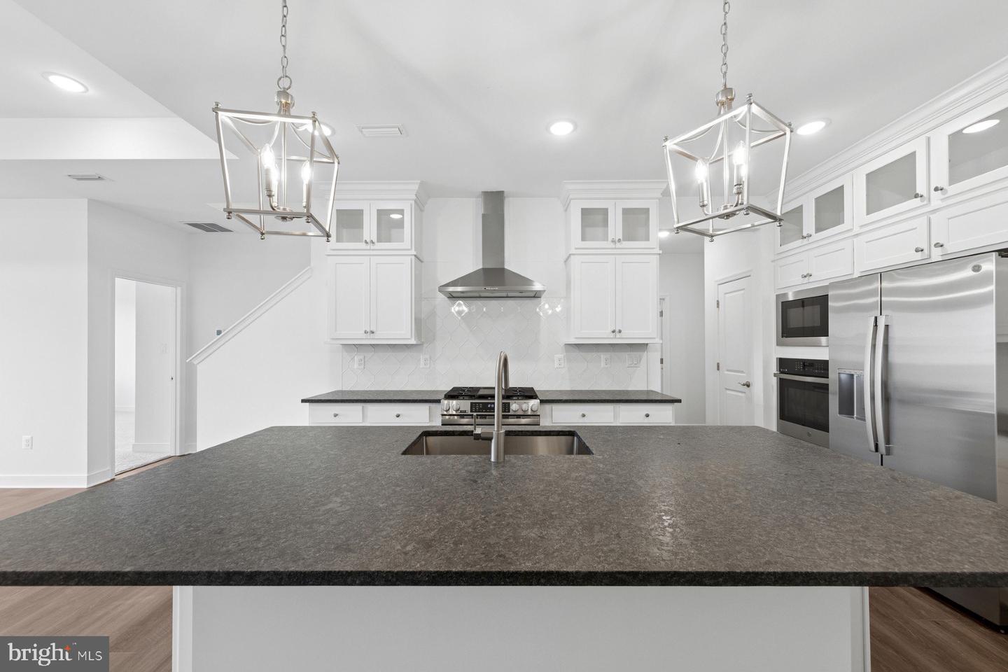 20530 Spyglass Cir Property Photo 5