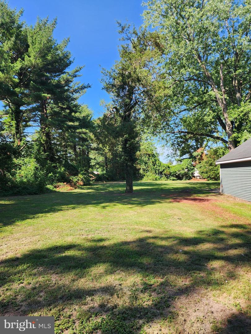 123 W Market St Property Photo 19
