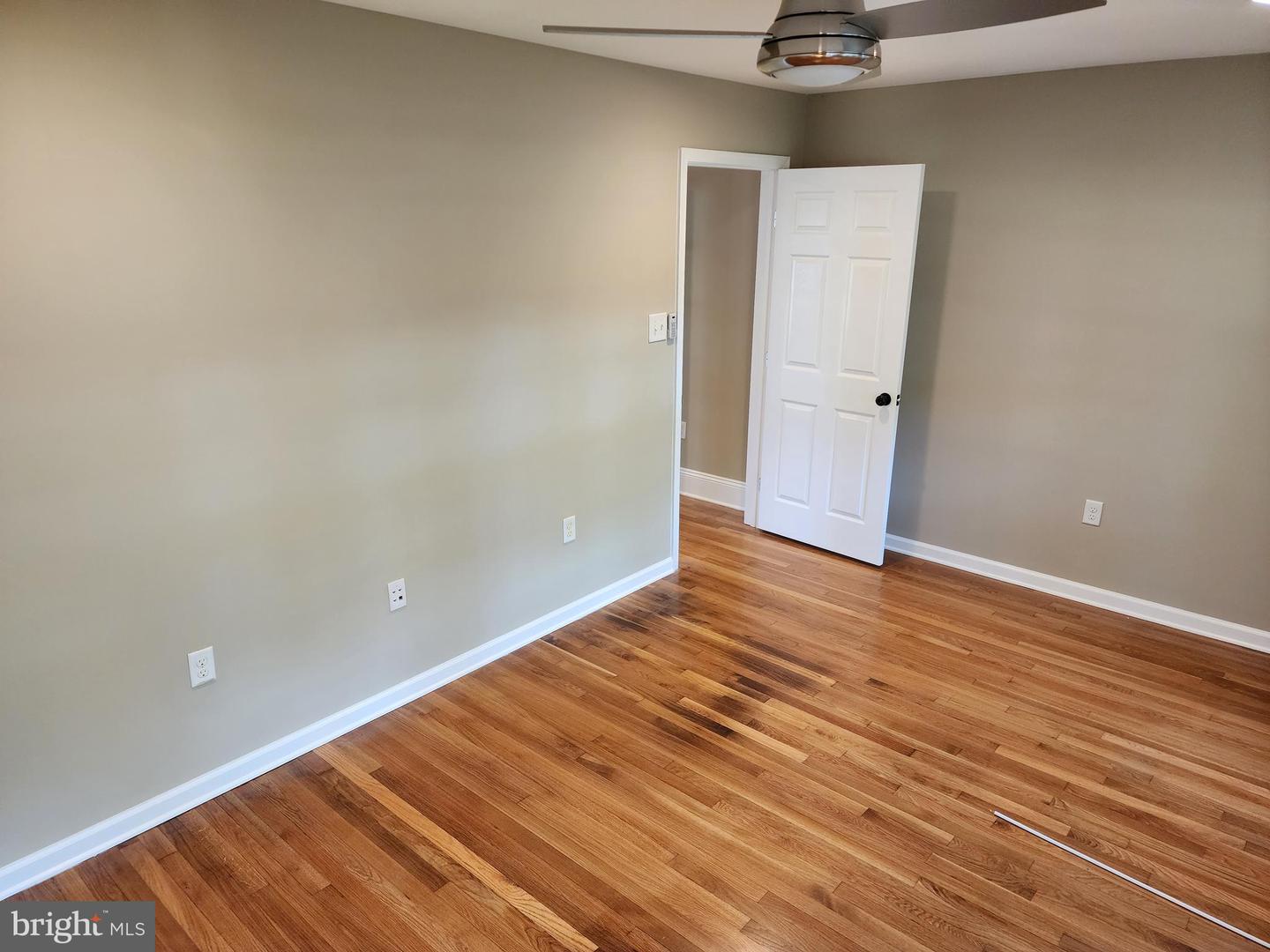123 W Market St Property Photo 42