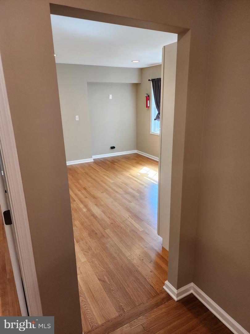 123 W Market St Property Photo 47