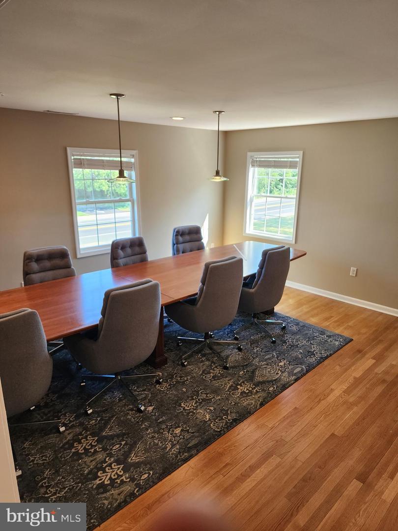 123 W Market St Property Photo 50