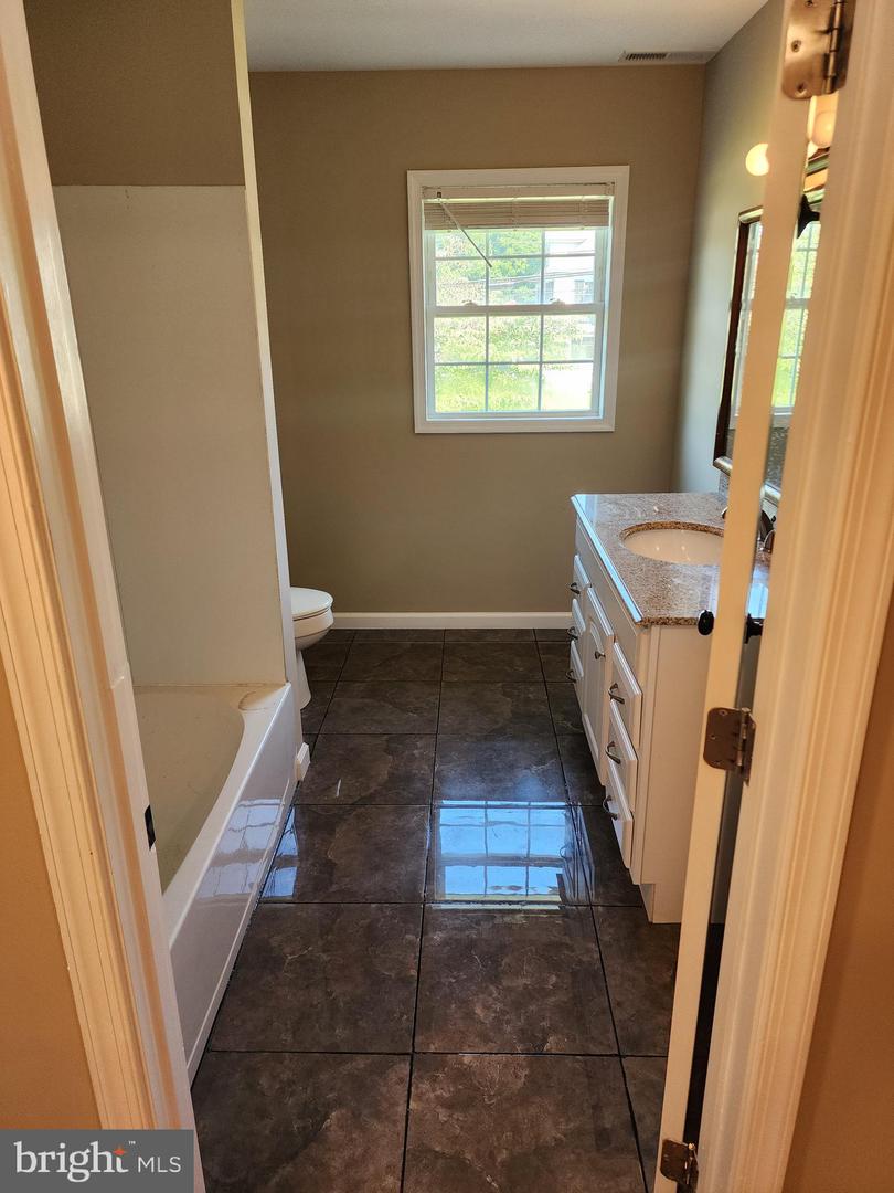 123 W Market St Property Photo 53