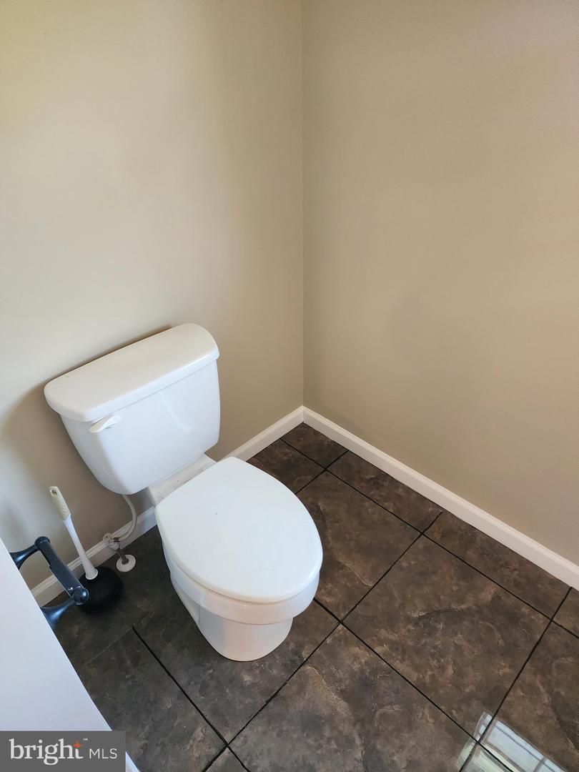 123 W Market St Property Photo 54