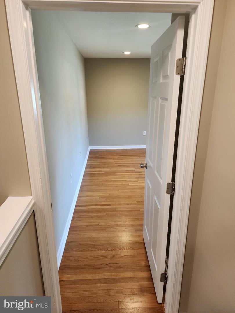 123 W Market St Property Photo 58