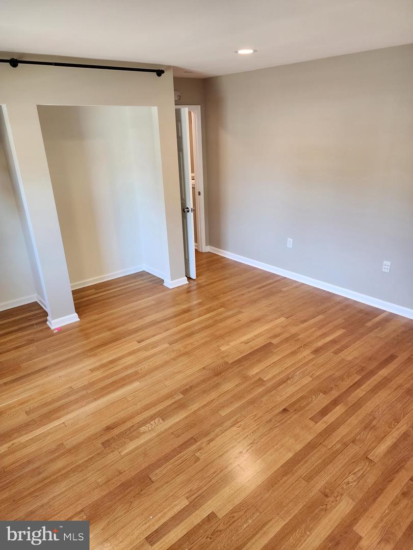 123 W Market St Property Photo 60