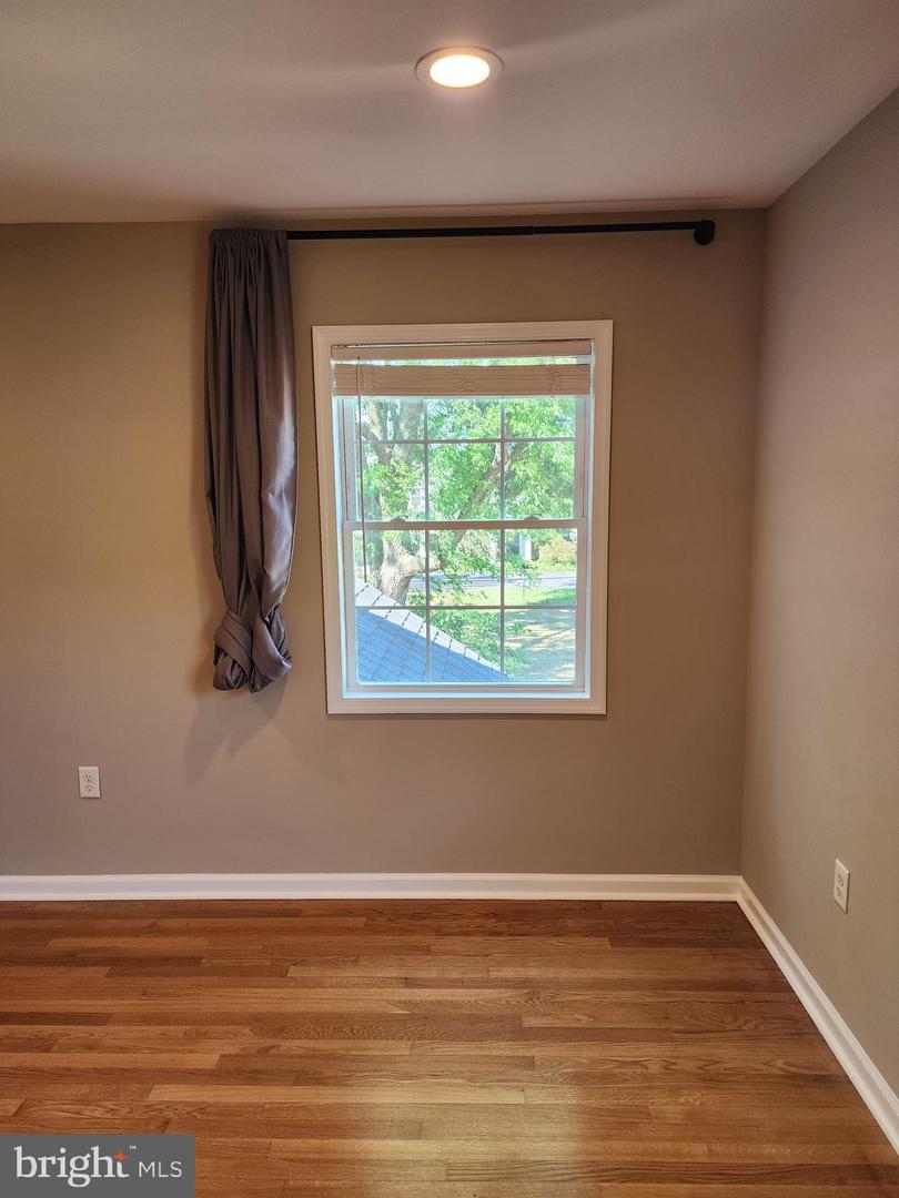 123 W Market St Property Photo 62