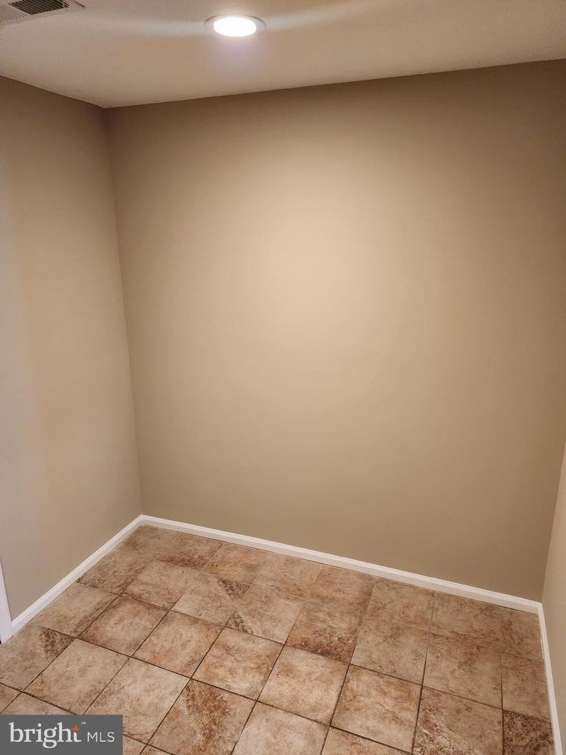 123 W Market St Property Photo 67