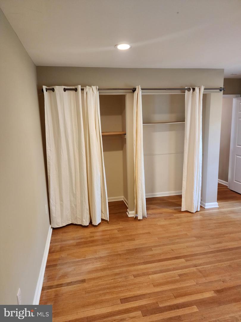 123 W Market St Property Photo 71