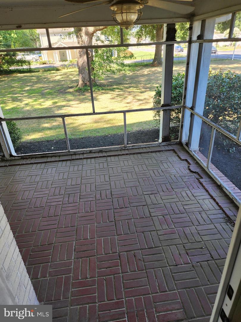 123 W Market St Property Photo 77
