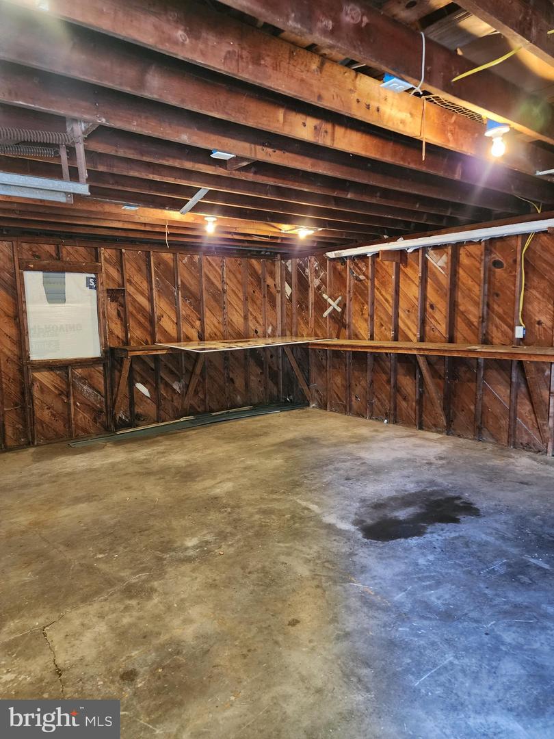 123 W Market St Property Photo 85
