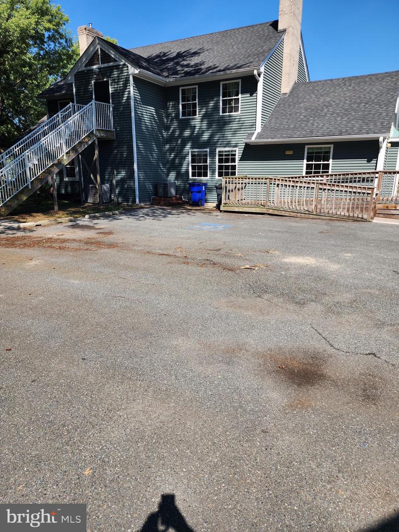 123 W Market St Property Photo 88