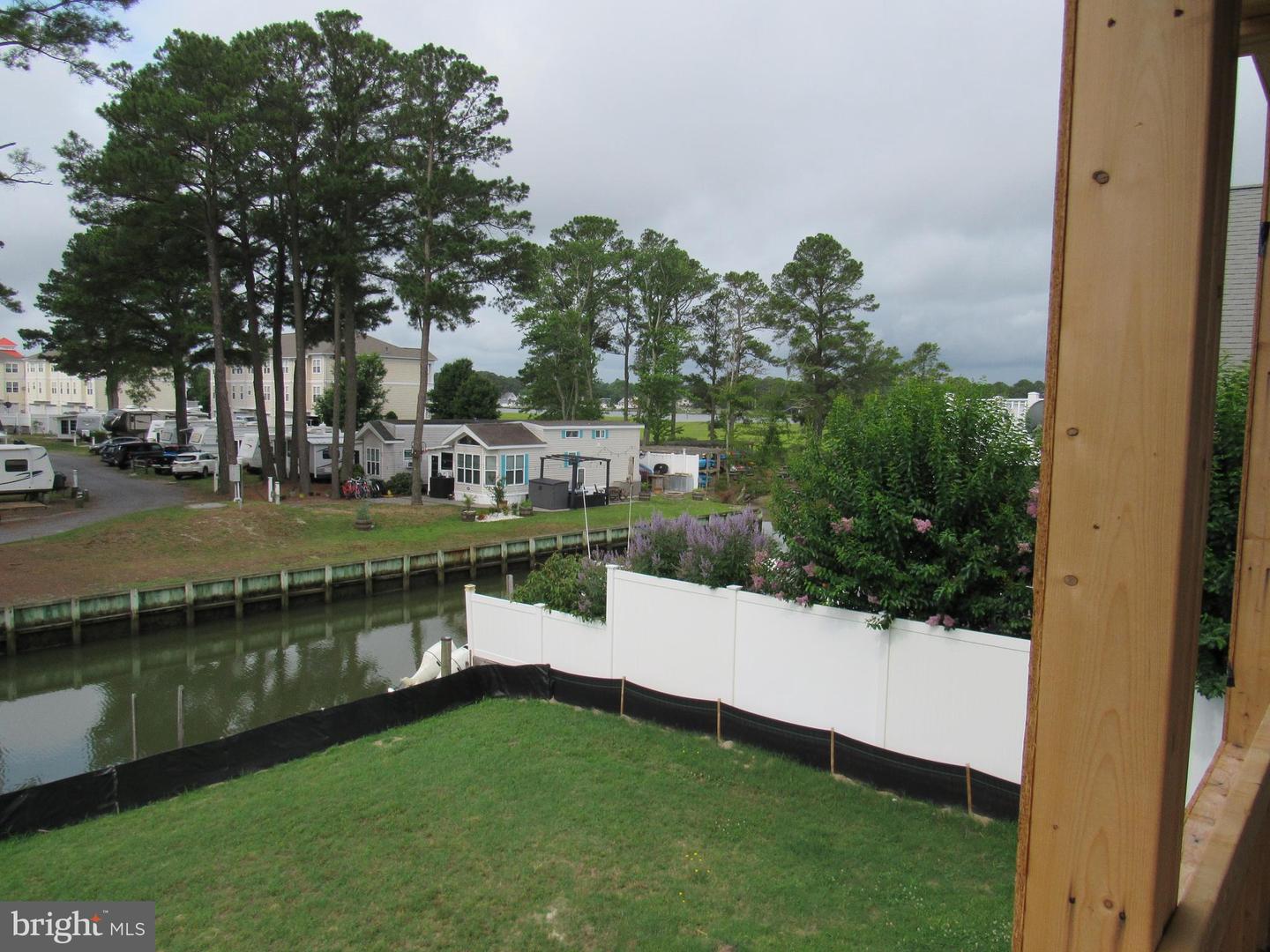 38185 Martins Way Property Photo 7