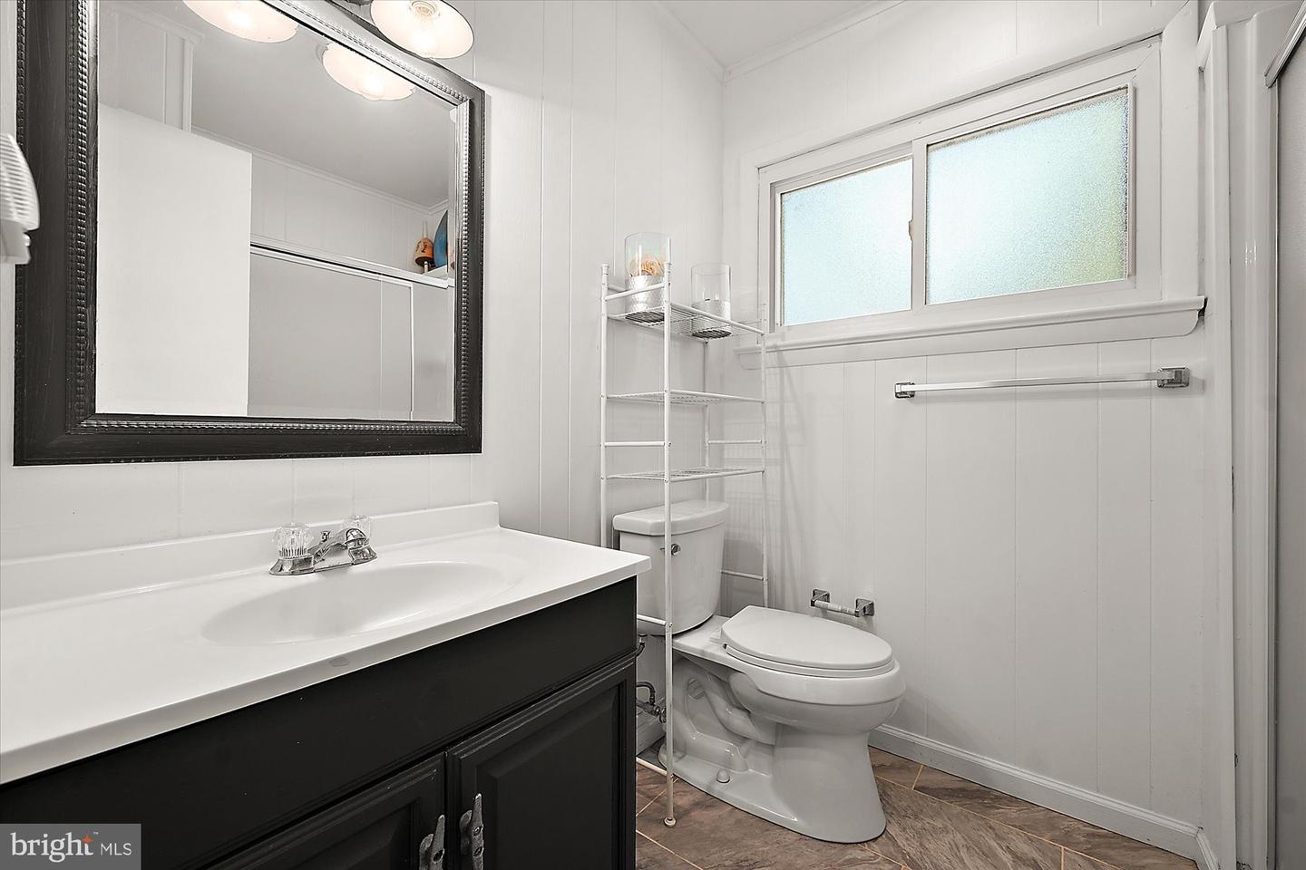604 Spring Lake Dr Property Photo 24