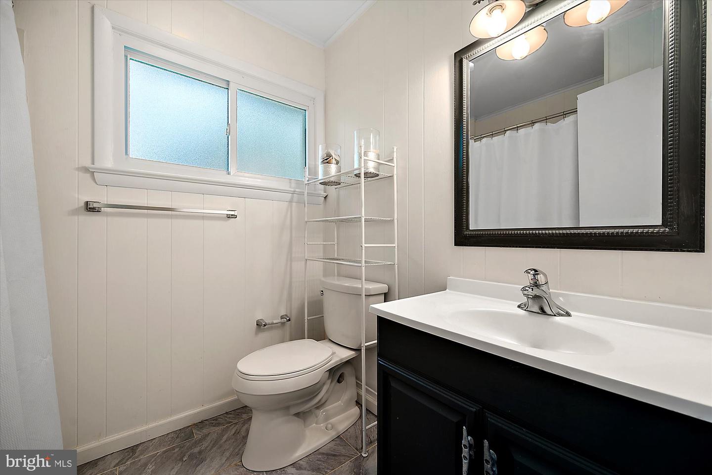 604 Spring Lake Dr Property Photo 28
