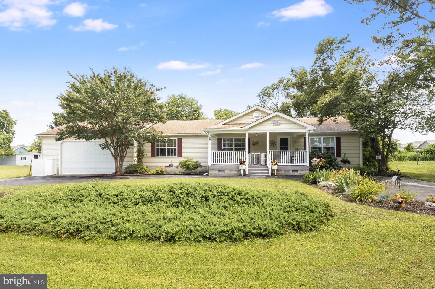 32877 S Captains Way Property Photo 1